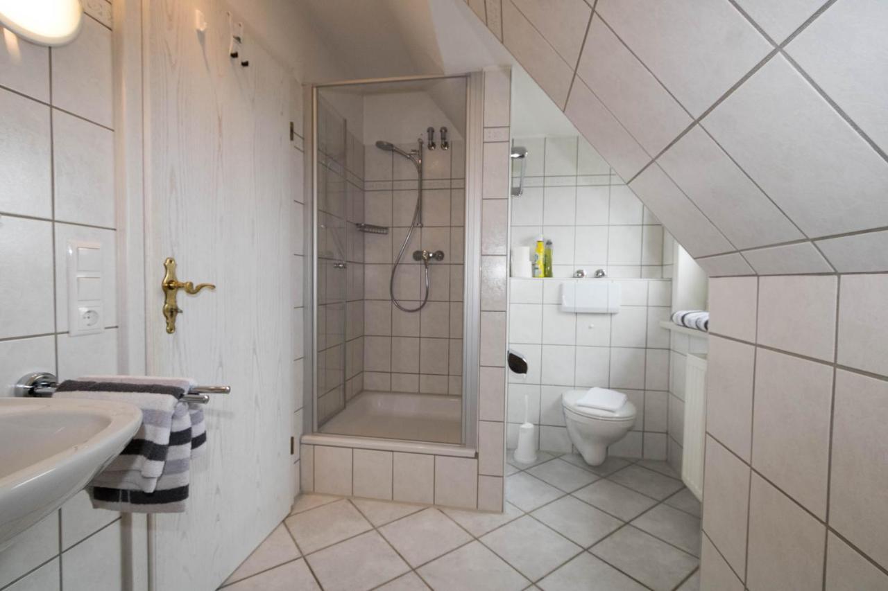 Hüs Auert Tharep, 3 * Hörnum